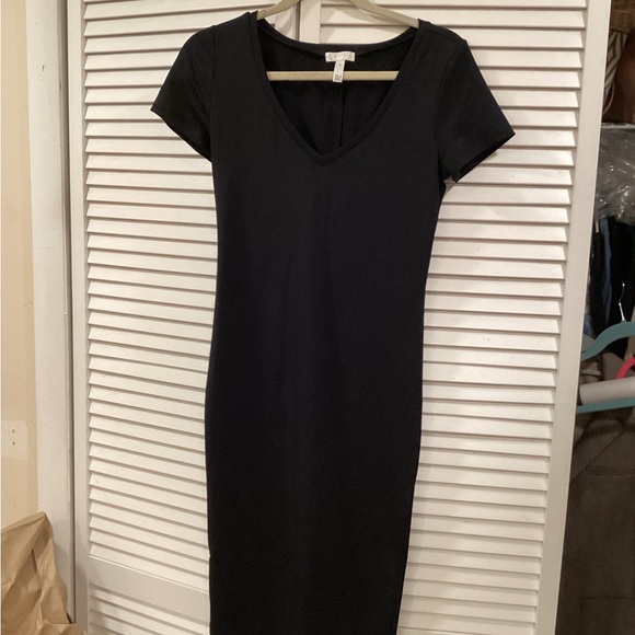 Leith Dresses & Skirts - Leith Black Midi Dress with Plunge V-Neck. Short sleeve.